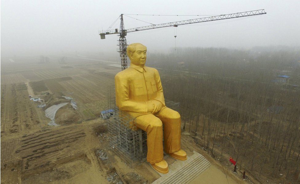 Giant Mao statue appears in China's countryside - BBC News