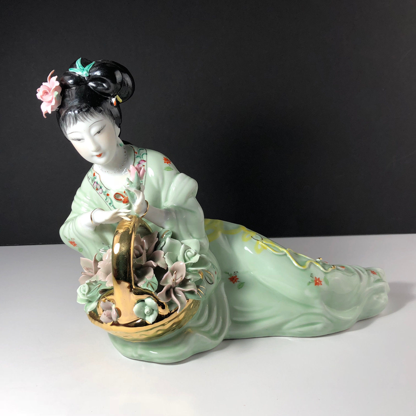 GEISHA PORCELAIN STATUE Asian sculpture figurine antique Japan jade