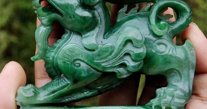 jade pixiu statue Natural green nephrite jade pixiu statue chinese divine animal carving