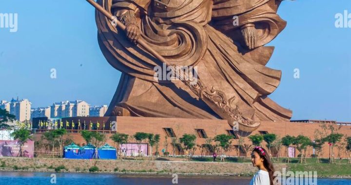 general guan yu statue The guan yu statue at chinese shrine stock photo